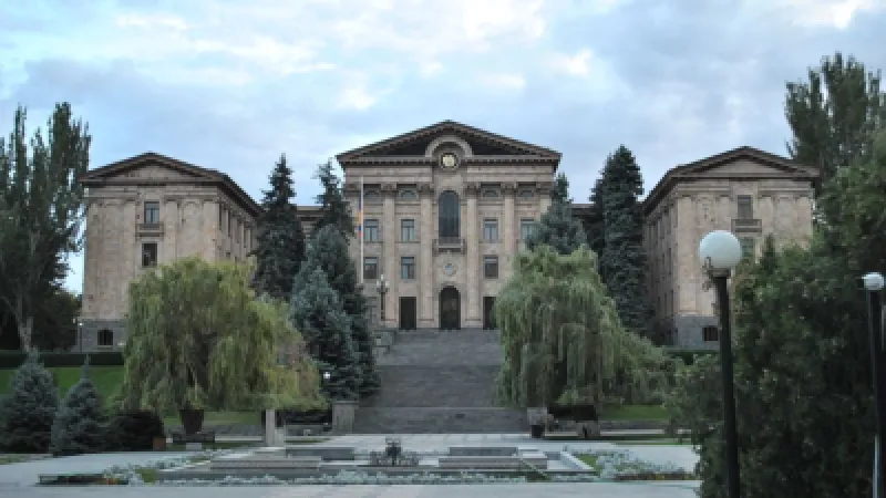 ԵՊՀ երկու պաշտոնյաներ ձերբակալվել են կաշառքի գործով