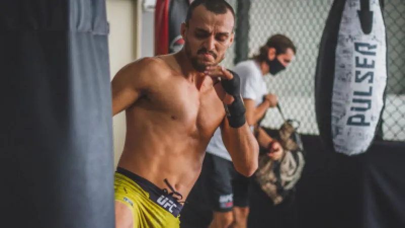 Ալեքսանդր Վոլկանովսկին պաշտպանել է UFC-ի տիտղոսը